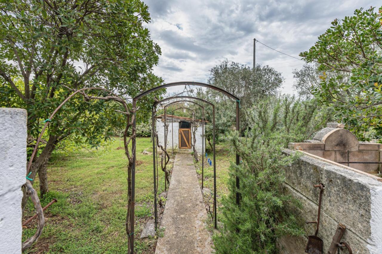 Вилла Trullo Saraceno By Rentbeat Остуни Экстерьер фото